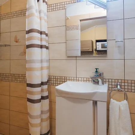 Jazmin Apartmanhaz *